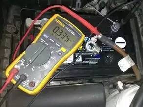 查汽车电瓶多少电
